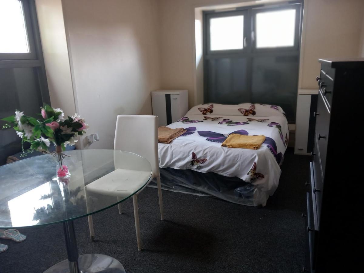 Jah Lodge Croydon Buitenkant foto